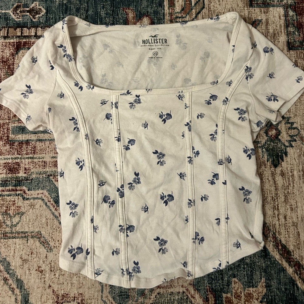 Hollister baby tee